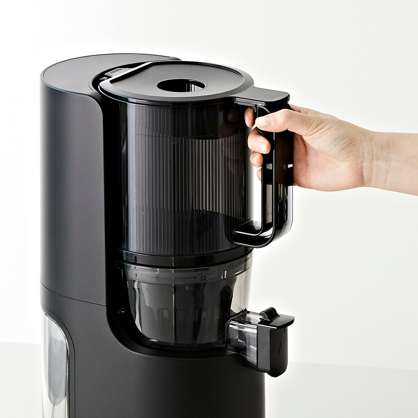 Hurom H200 Easy Clean Slow Juicer: The Best Juicer on the Market 