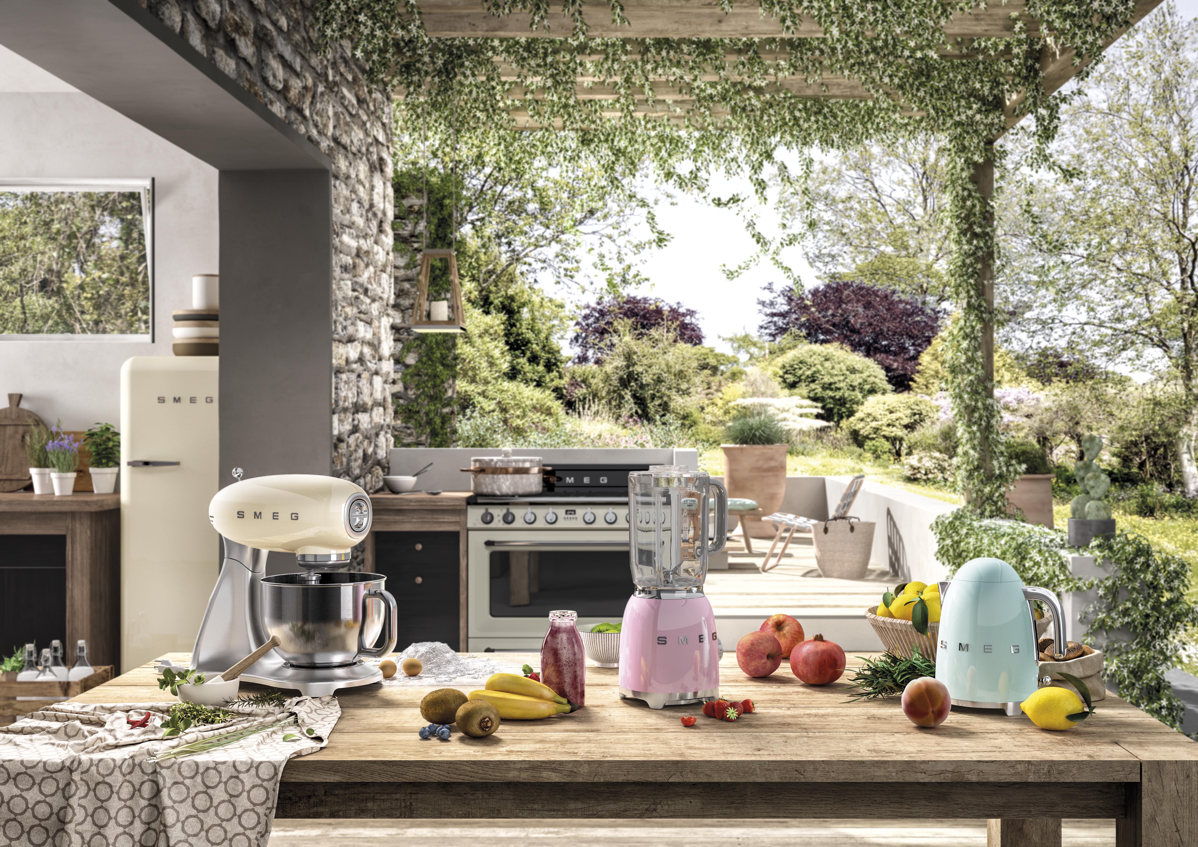 SMEG Kettle 3D Logo, Rose Gold